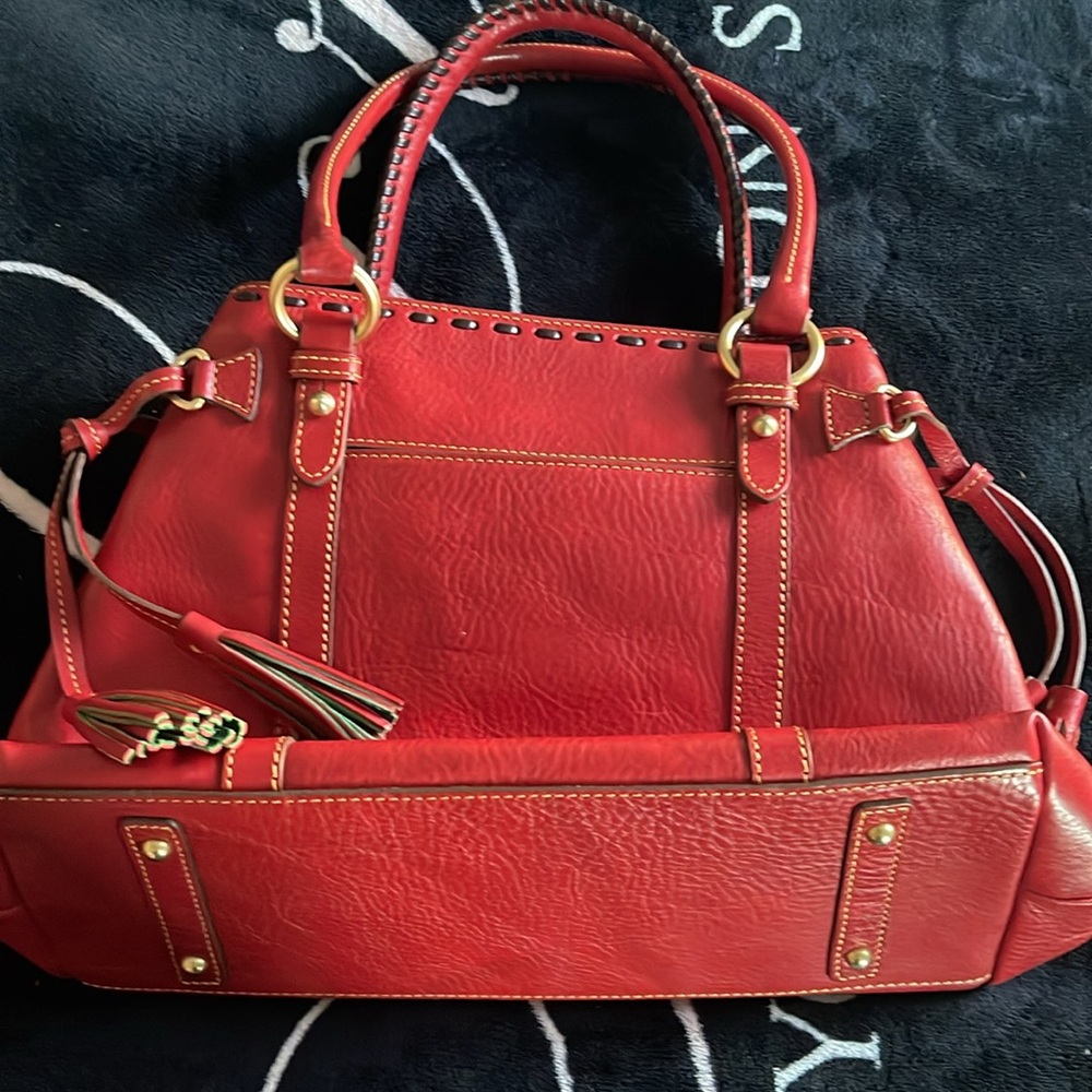VIDEO- Unique Dooney & Bourke Medium Pocket Tassel Bag - Picture 10 of 10